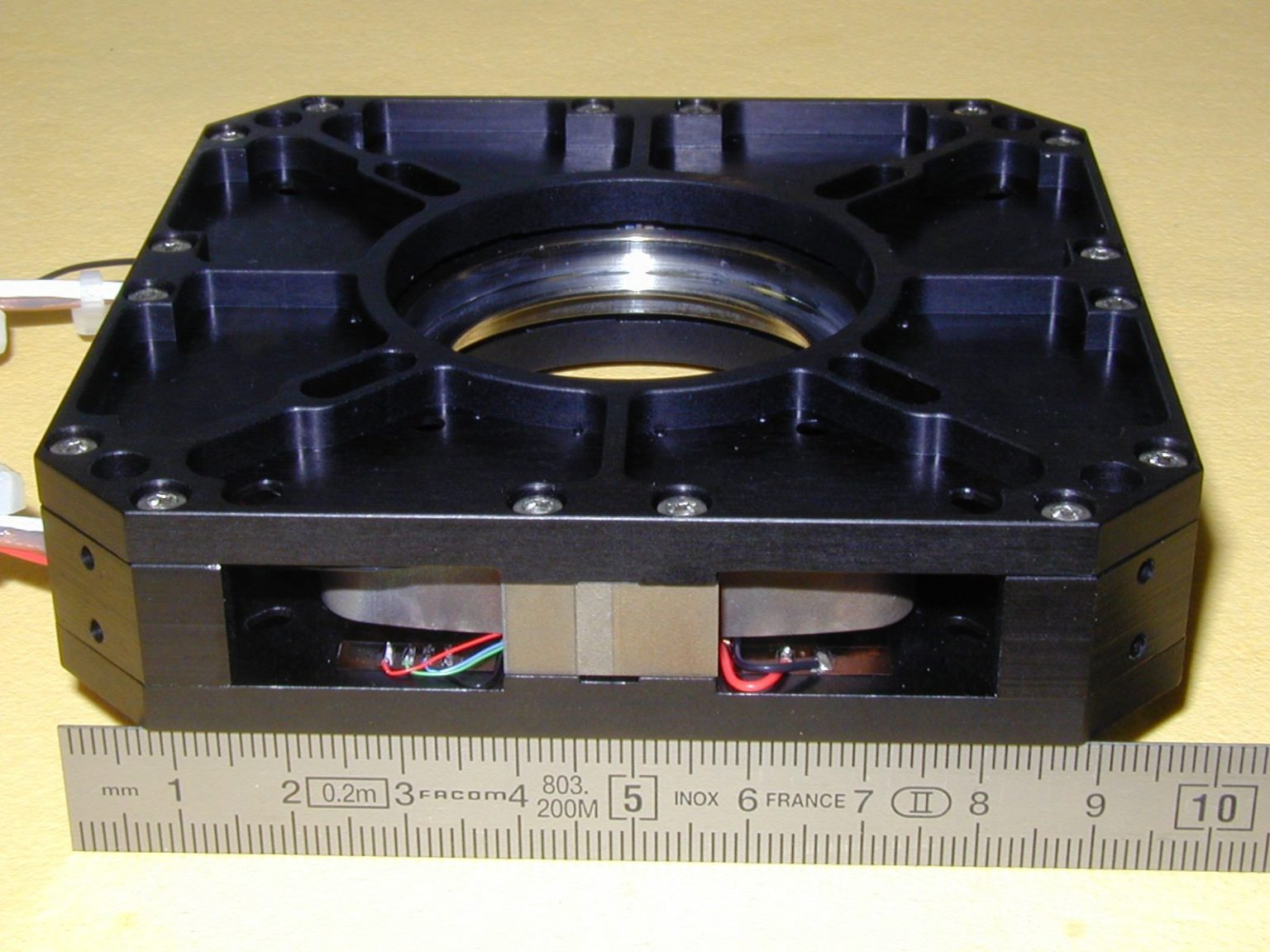 XY stages Cedrat technologies